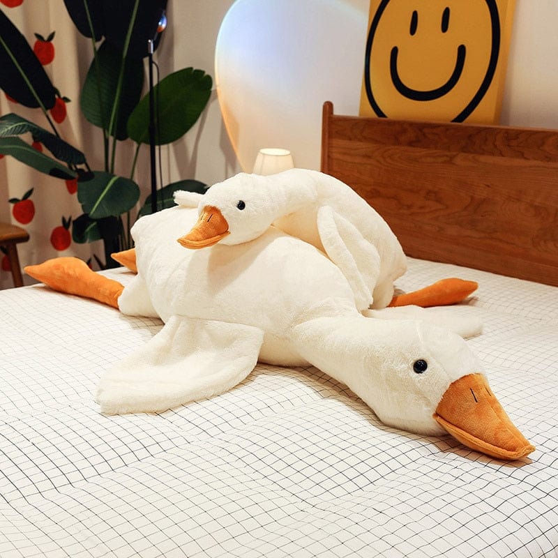 Bruce The Goose™ – Giant Lifelike Plush Companion (Multiple Sizes)